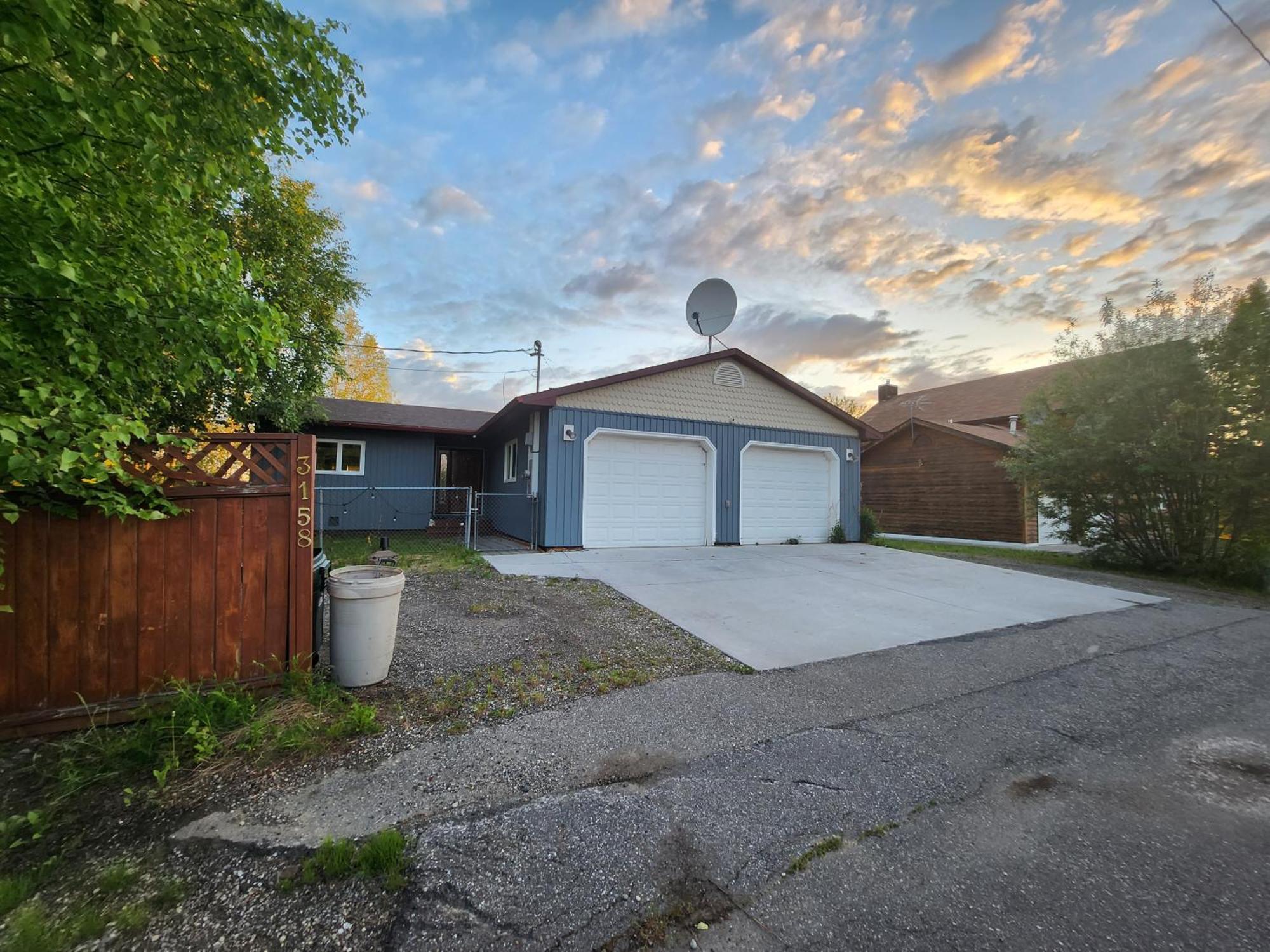 Hidden Lakefront Villa Fairbanks Exterior photo
